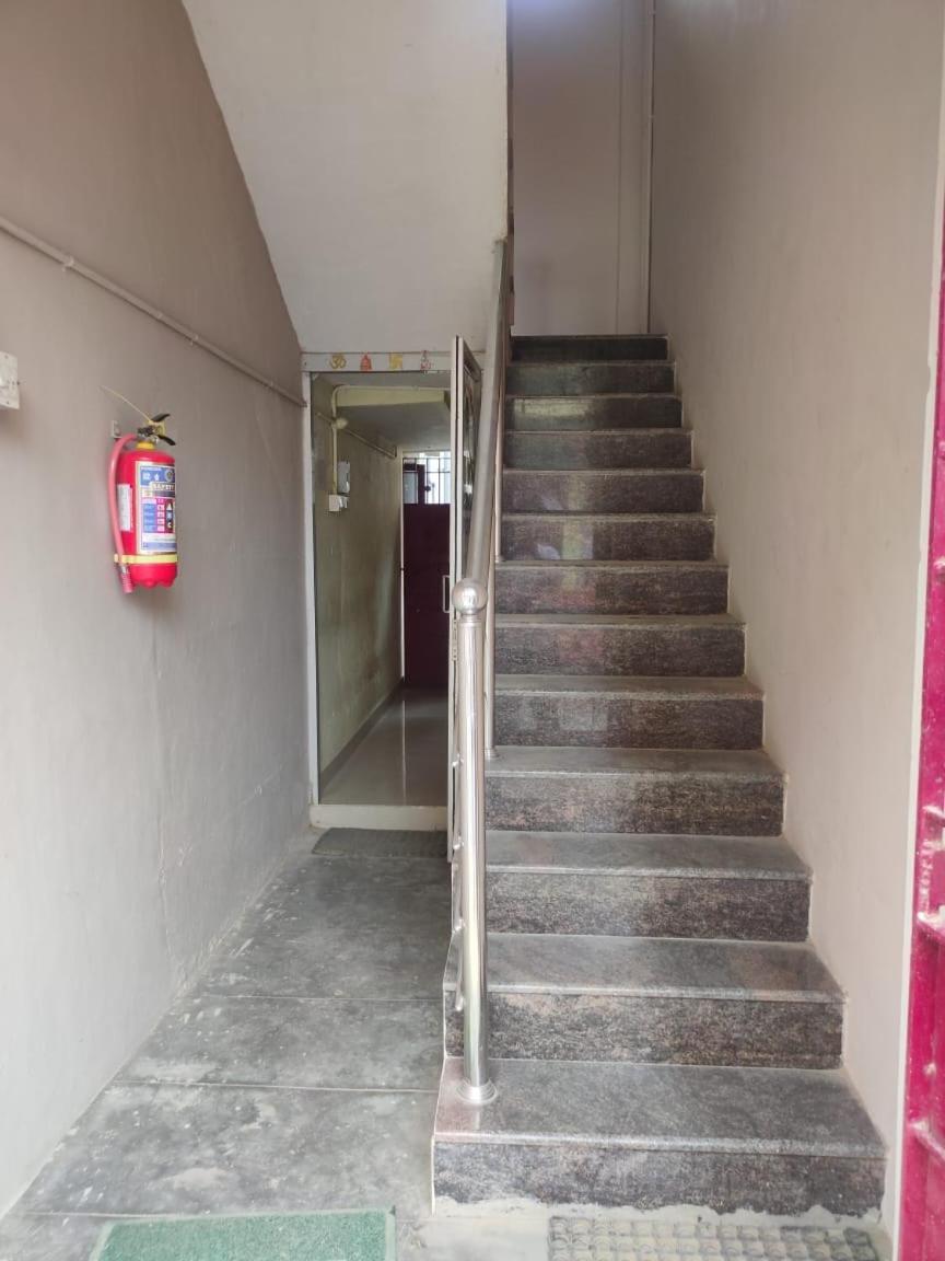 Sri Vari Residency Albergue Vellore Exterior foto