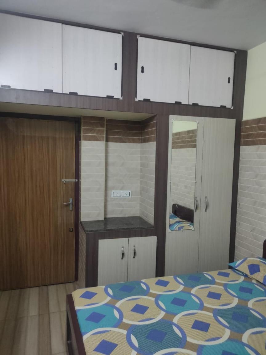 Sri Vari Residency Albergue Vellore Exterior foto