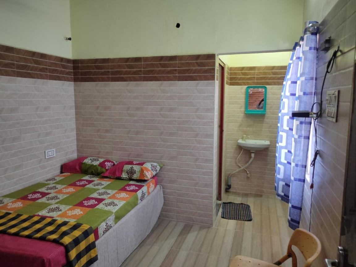 Sri Vari Residency Albergue Vellore Exterior foto